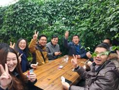 说明: E:\zdm\色情片
相关事务\色情片介绍
\开心的年青教师们.jpg